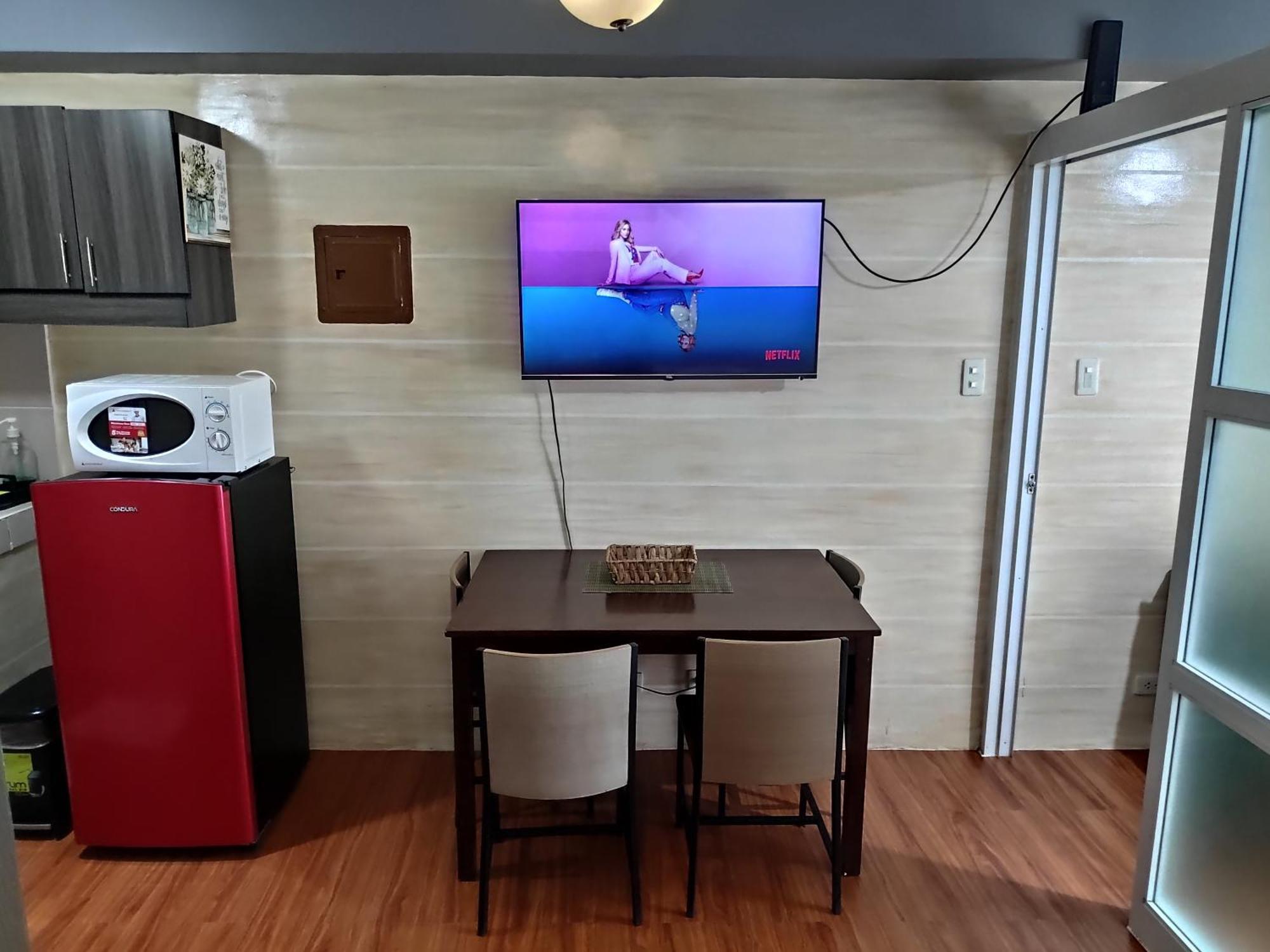 Tagaytay Staycation By Naya And Darla W Free Swimming Pool, Wifi & Netflix Tagaytay City Extérieur photo