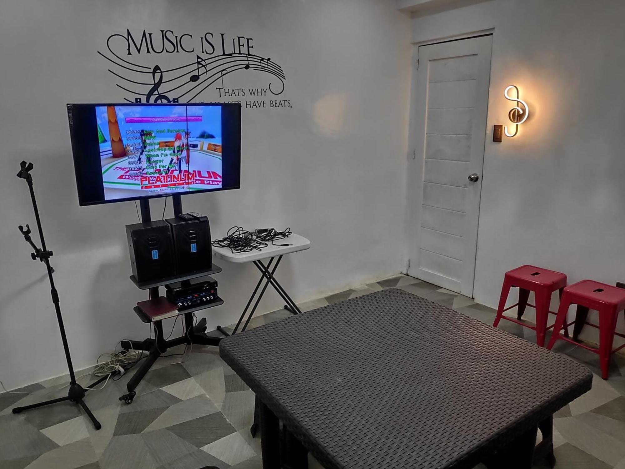 Tagaytay Staycation By Naya And Darla W Free Swimming Pool, Wifi & Netflix Tagaytay City Extérieur photo