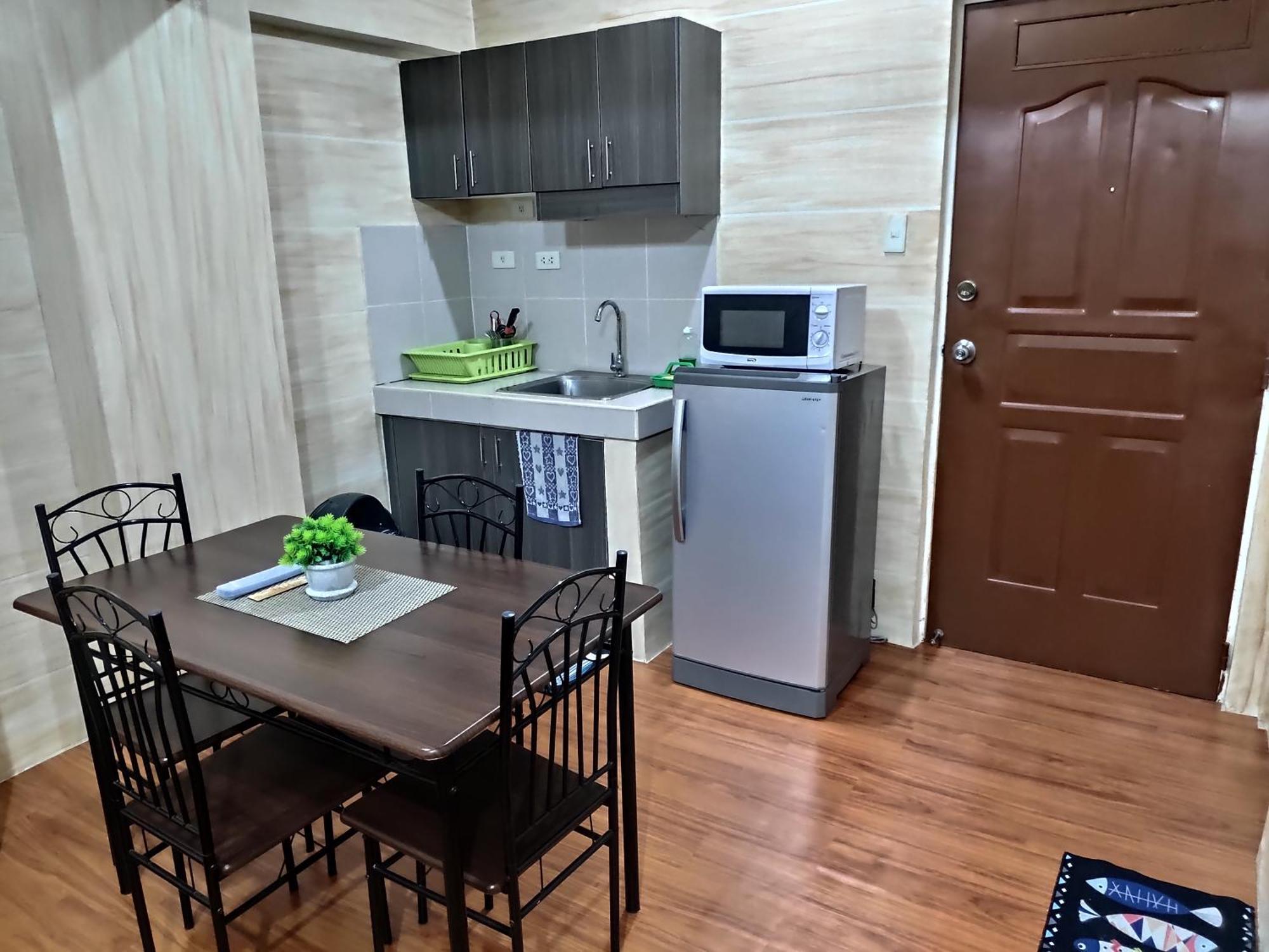Tagaytay Staycation By Naya And Darla W Free Swimming Pool, Wifi & Netflix Tagaytay City Extérieur photo