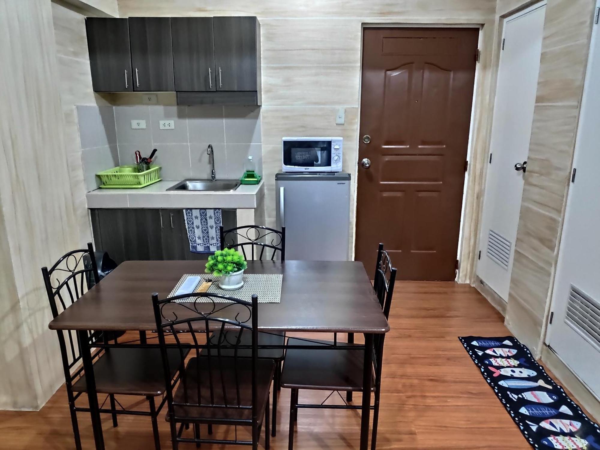 Tagaytay Staycation By Naya And Darla W Free Swimming Pool, Wifi & Netflix Tagaytay City Extérieur photo